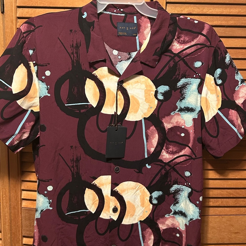 Day & Age Zephyr Strokes Abstract Designs Wine Colored Shirt - Picture 3 of 12